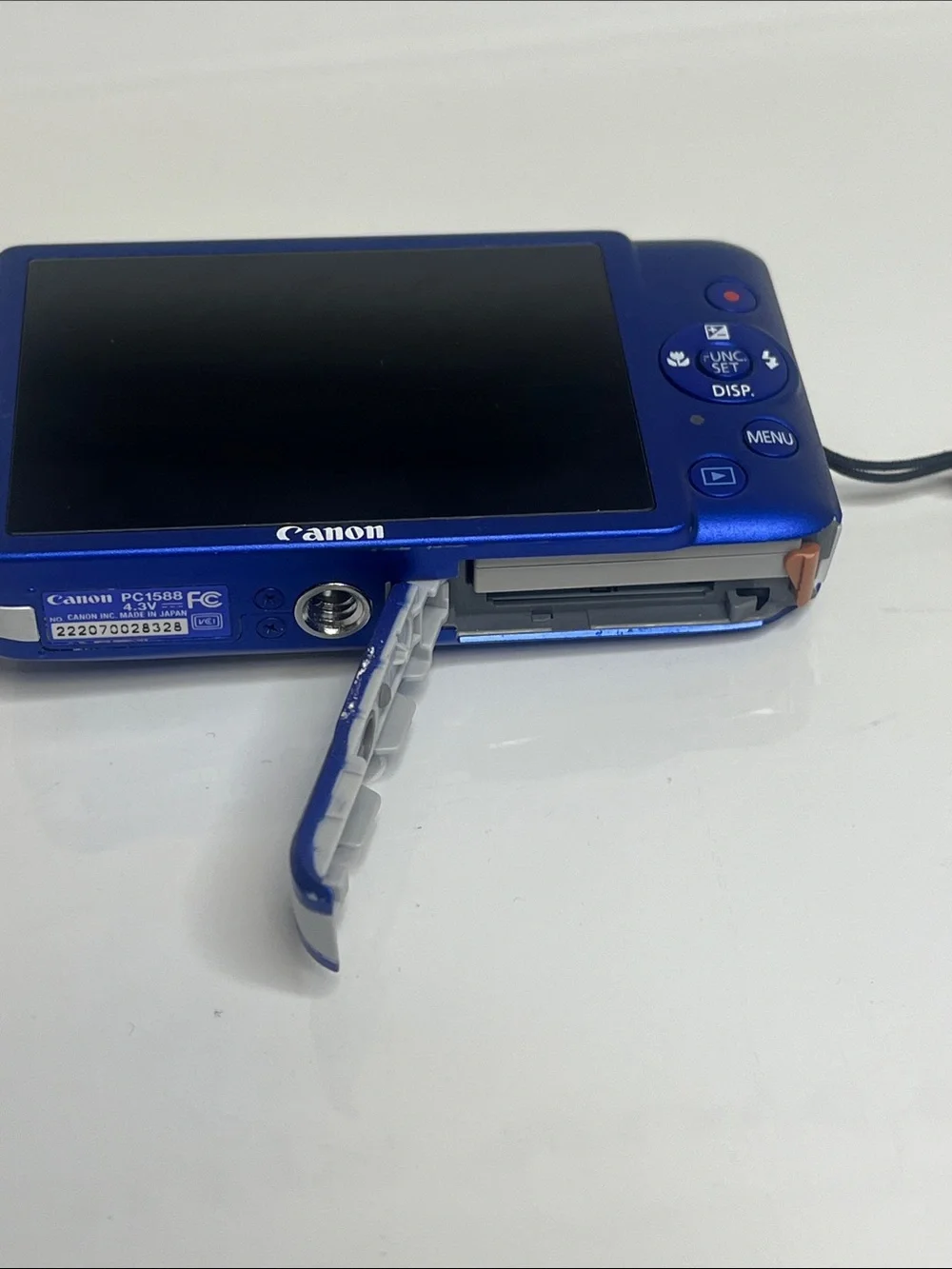 Canon Powershot Elph 100hs Compact Point-and-Shoot Camera in Blue